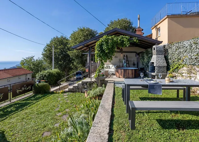Stunning Home In Moscenicka Draga